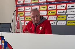 Calcio, mister Alvini: "Domani a Lecce senza Hendry. Dubbio Dessers"