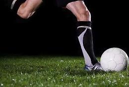 Il calcio a fari spenti. Ora allenarsi di sera è un lusso da Serie A