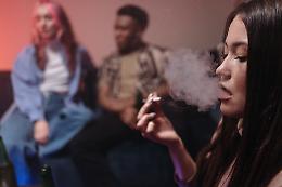 Fumo passivo, una ricerca di Unipg rivela: «Infiammazione anche dopo una breve esposizione»