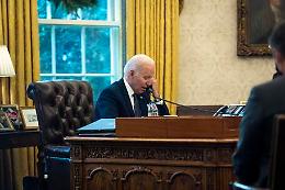Biden promette a Zelensky la difesa aerea avanzata, oggi il G7