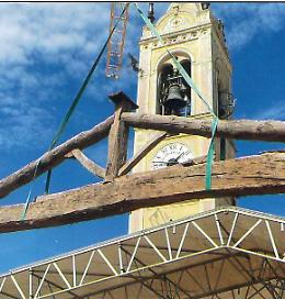 Campanile della chiesa, lavori avanti tutta