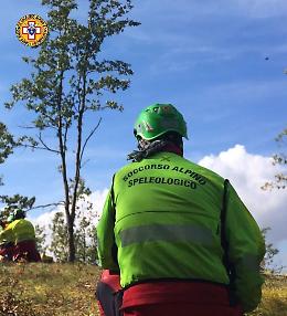 Va a funghi e perde l'orientamento, 72enne individuato dal Soccorso alpino