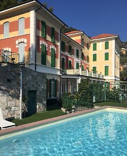 «Hotel del Golfo rischio svendita: serve una gara»