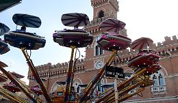 Luna park e bancarelle: è il giorno della buona cucina