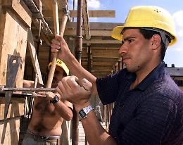 Calano gli stranieri occupati: mercato del lavoro in affanno 