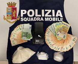 Spacciatore finisce nella rete della Squadra mobile, arrestato 40enne