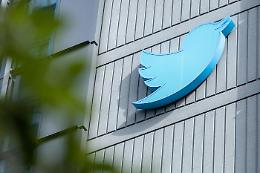 Nyt, parte oggi il licenziamento di metà dei dipendenti di Twitter