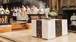 Nuovo altare, vincono emozione e stupore: «Bellissimo, attuale, fedele»
