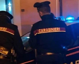 Risse fra giovani, arrivano i carabinieri: due feriti