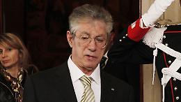 Umberto Bossi colpito da un malore, portato in ospedale a Varese