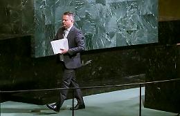 Dito medio a Putin dall'ambasciatore ucraino all'Onu