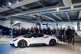 Maserati partner della Vanoli, la visita all'headquarter