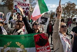 Italiana arrestata alla manifestazione di Istanbul per le donne