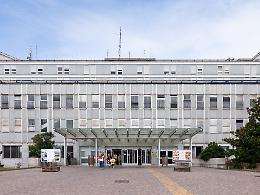 Covid, stop alle visite nel reparto di medicina del Maggiore