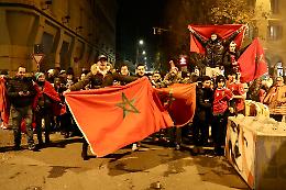 Mondiali di calcio, Marocco in semifinale: esplode la festa