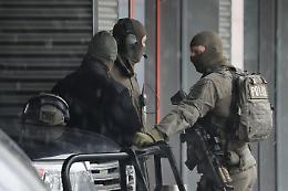 Dresda: uccide la madre e si barrica in un mall, arrestato