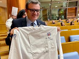 Gian Marco Centinaio riceve l’iscrizione all'Albo d’Oro della Federazione Italiana Cuochi