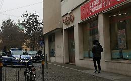 Furto al Carrefour e pugno in faccia all'addetto alla sicurezza: presi