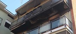 Fuoco, fumo, paura. E la notte da sfollati