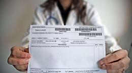 Si "autoprescrive" farmaci a base di stupefacenti, 22enne denunciato