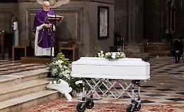 Partecipazione e commozione ai funerali della piccola Camilla