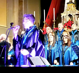 Melodie e auguri nella chiesa di Sesto ed Uniti