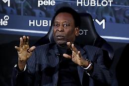 Ansia per Pelé, i medici: «Le condizioni peggiorano, Natale in ospedale»