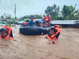 Filippine: 8 morti, 19 dispersi, 46mila evacuati per inondazioni