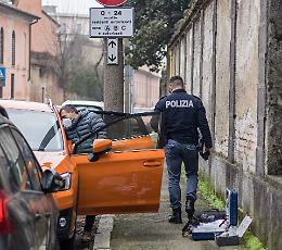 Rubano due auto, poi le abbandonano e fuggono col kebab