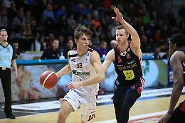 La Juvi esce con due punti d'oro contro l'Urania (91-90)