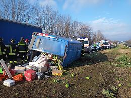 Incidente sulla A21: mezzo si ribalta, due feriti