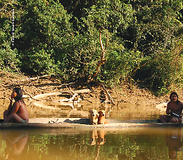 Videoproiezione, reportage fotografico "Amazzonia Villaggi Huaorani"