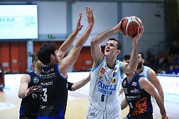 Basket. Vanoli vince allo sprint contro un'ottima Latina (79-77)