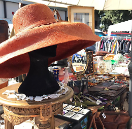 Mercatino del vintage, dell'usato e del baratto