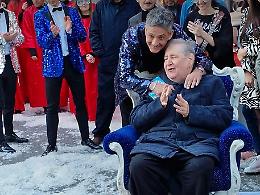 Vincenzo Mollica compie 70 anni e Fiorello lo festeggia
