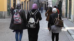Botte a figlia 16enne che non vuole il velo, denunciati genitori