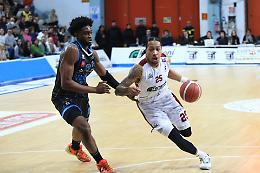 Basket. La Vanoli bissa il successo dell'andata, il derby con la JuVi Ferraroni è suo (82-63)