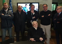 «Nella sede di Fratelli d'Italia scandito motto fascista»