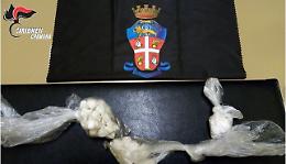 Beccato con 52 dosi di cocaina, arrestato 28enne 