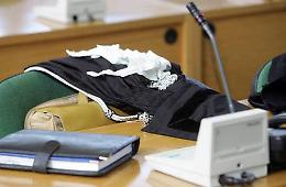 Quattro vigili di Sassuolo indagati per tortura: «Condotte violente per un'ora»