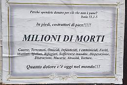 «Milioni di morti», il manifesto funebre anonimo dal messaggio pacifista