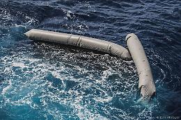 Migranti morti: vittime salgono a 30, molti cadaveri in mare