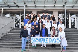 "365 rare days", flash mob davanti al Maggiore per la Giornata Mondiale delle Malattie rare
