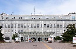 Precipita dal tetto: muore in ospedale