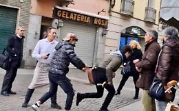 Prima la provocazione, poi l'aggressione: "Italiano sfigato, se parli ti picchio"