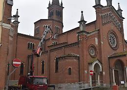 Giù i calcinacci dalla navata laterale, chiesa osservata speciale