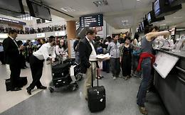 L'aereo pesa troppo, alcuni passeggeri fatti scendere