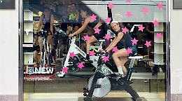 Spinning in vetrina. Pedali di solidarietà