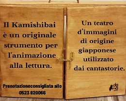In biblioteca per ascoltare una storia e creare un  Kamishibai