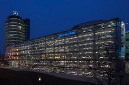 Perquisiti uffici Mercedes in Germania per due casi di corruzione